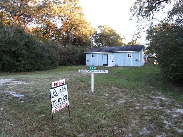 1st image of 111 Whispering Oaks Dr