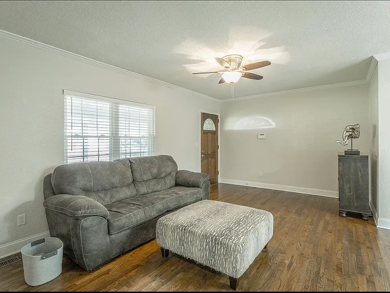 4800 Maryland Dr — Photo 15
