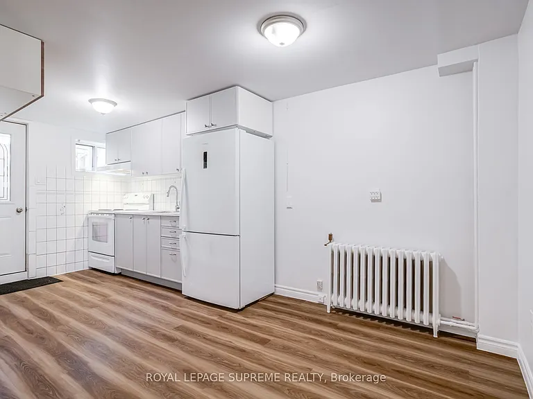 224 Christie St #LOWER — Photo 14