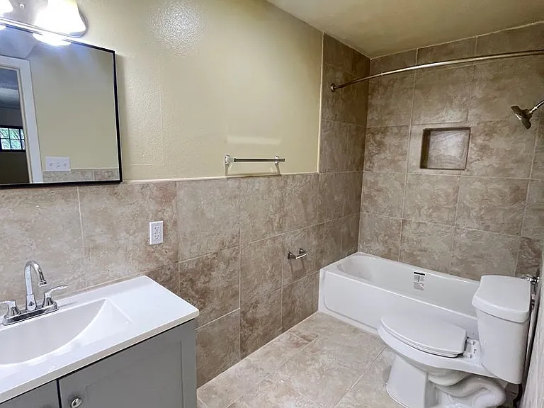 Retama Apartments — Photo 52