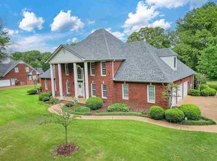 106 Willow Green Dr, Jackson, TN 38305