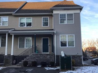28 Grove Springs Ct, Lakewood, NJ 08701
