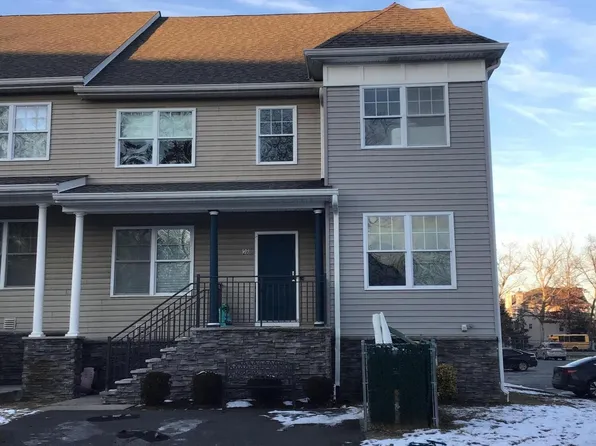 28 Grove Springs Court, Lakewood, NJ 08701