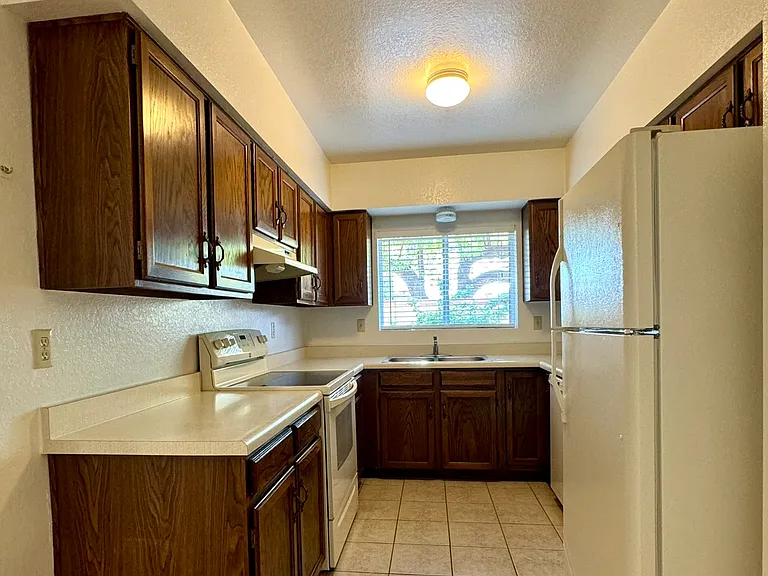 8144 E Rivenoak Dr — Photo 16