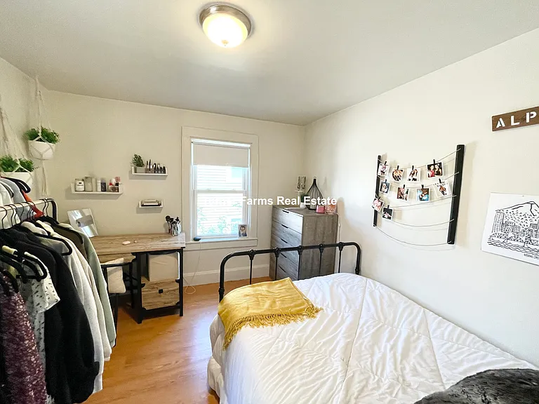2 Shepherd Ave #2 — Photo 11