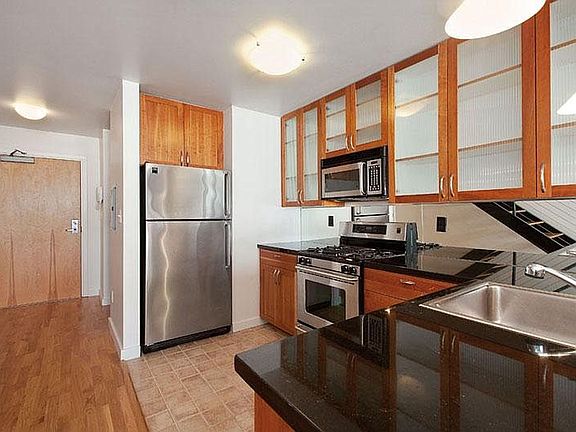 5th image of 1720 Clay St #11-977R