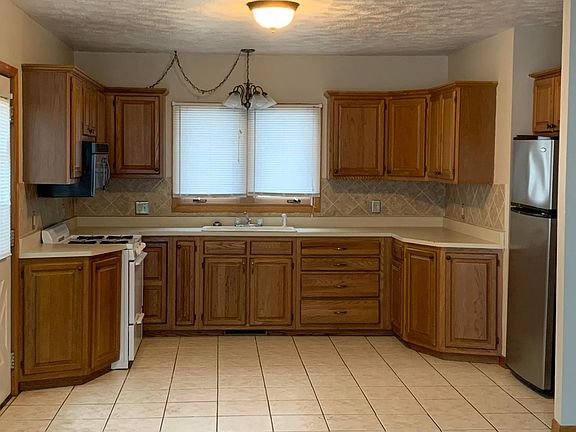 4th image of 3607 N Harvard Ave