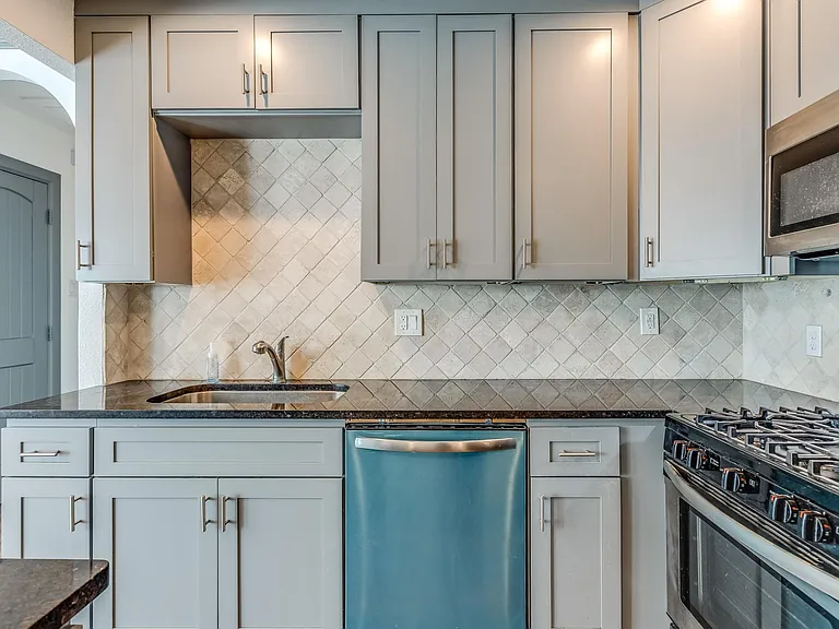 3118 Carlson Dr — Photo 6