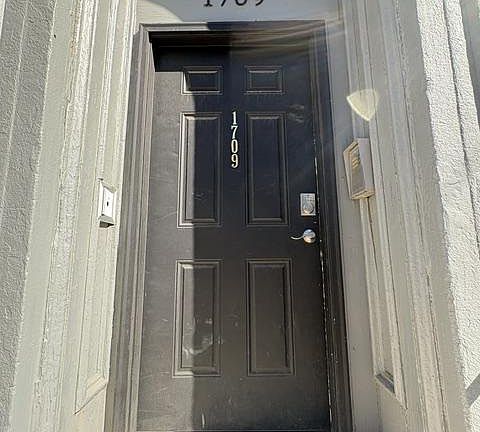 2nd image of 1709 W Master St