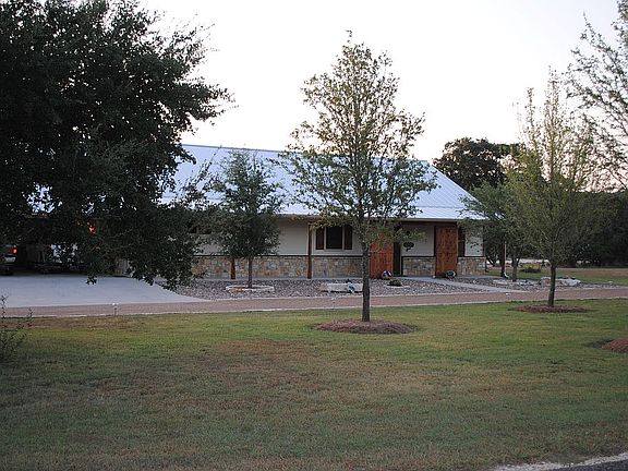 2nd image of 1218 Abigail Ln