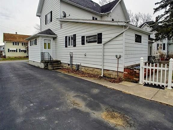 4th image of 122 S Eastom St