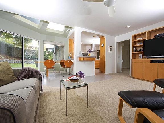4th image of 414 Hilmen Pl