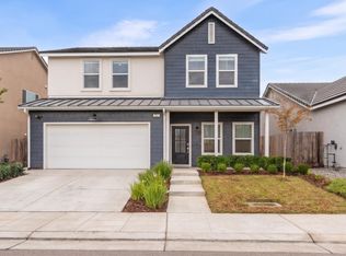 911 Blue Oak Ln W, Madera, CA 93636