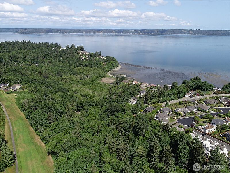 4th image of 3911 SW Dash Point Rd