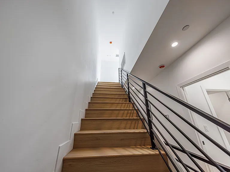 5187 W 21st St — Photo 35