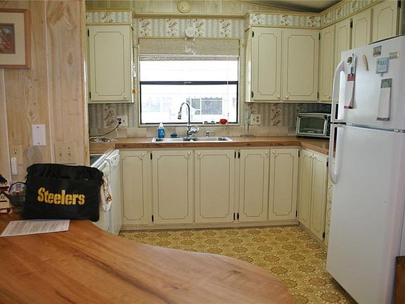 2nd image of 4755 SE Dogwood Ter