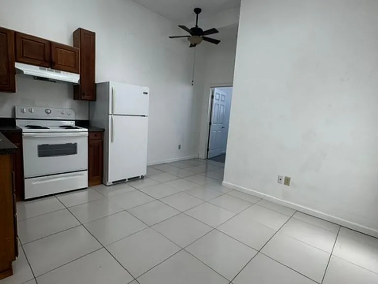 132 W. Sycamore St. — Photo 10