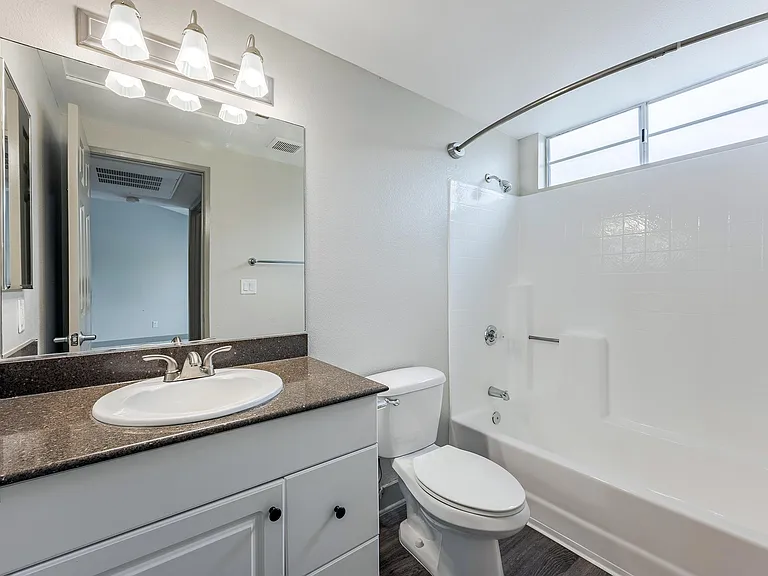 Sycamore Canyon Apartments — Photo 31