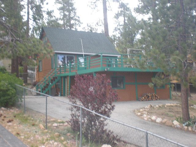 1st image of 527 Lakewood Ln