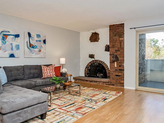 3rd image of 1366 N Garfield St #408