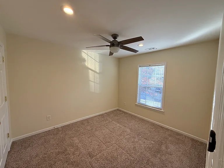 9530 Oswald Ln — Photo 32