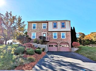 105 Woodbine Dr, Cranberry Township, PA 16066