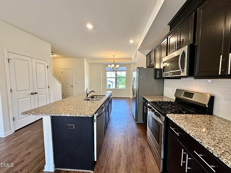 304 Skymont Dr — Photo 13