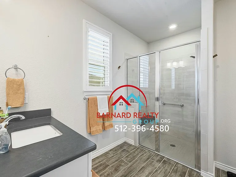 205 Eagle Dr — Photo 16