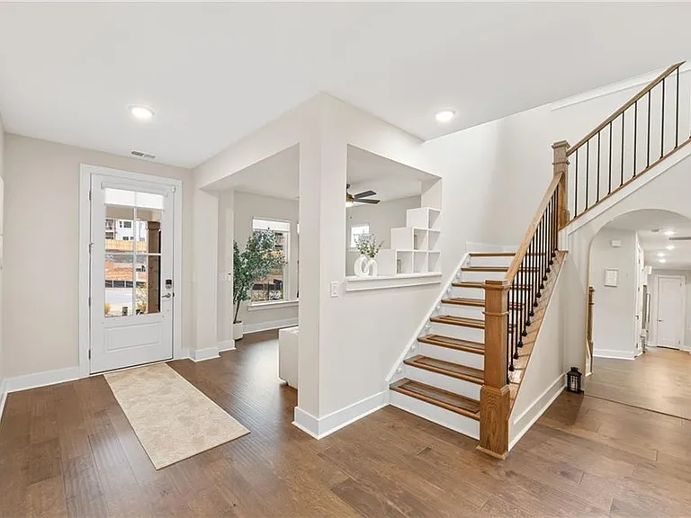 4815 Briscoe Dr — Photo 2