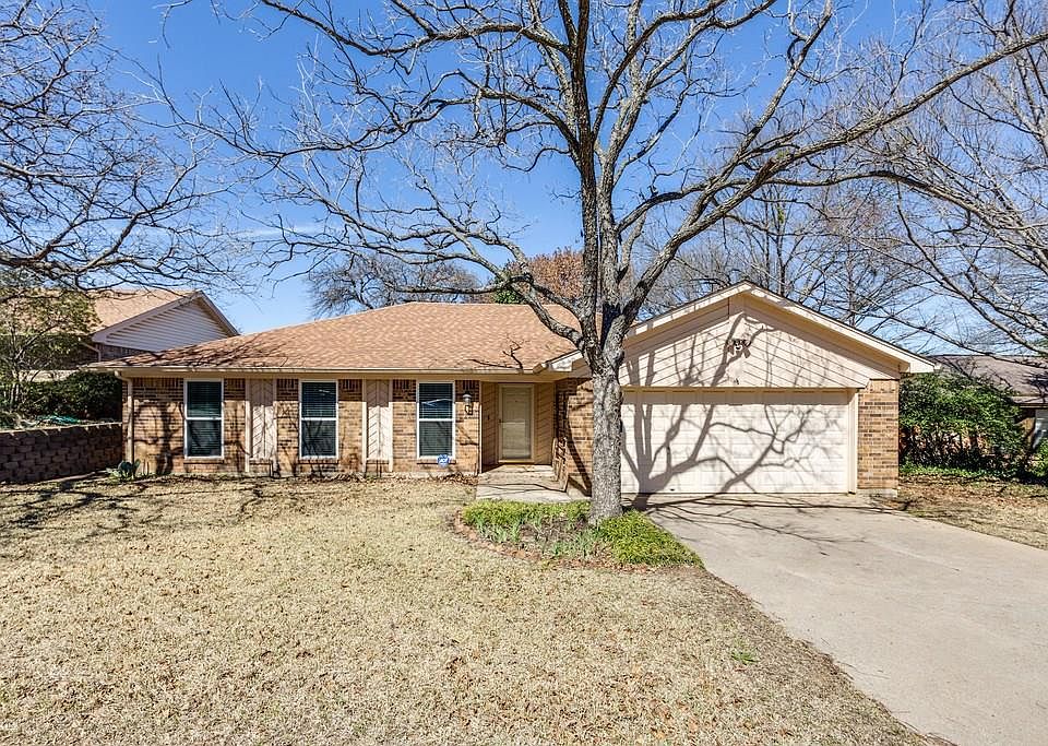 1st image of 1709 Bedford Oaks Dr