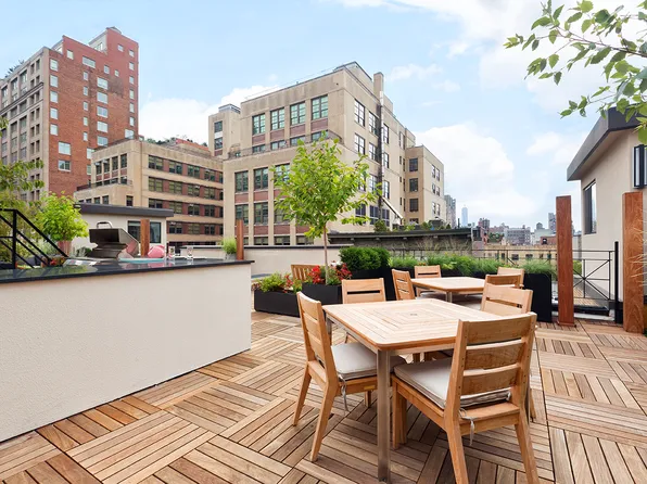 245 West 25th Street image 9 of 12