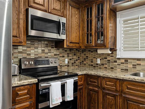 5th image of 807 Palmetto Dr
