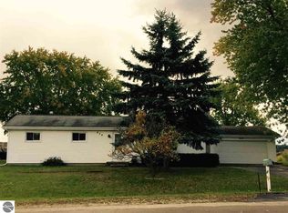 839 Valley View Dr, Traverse City, MI 49685