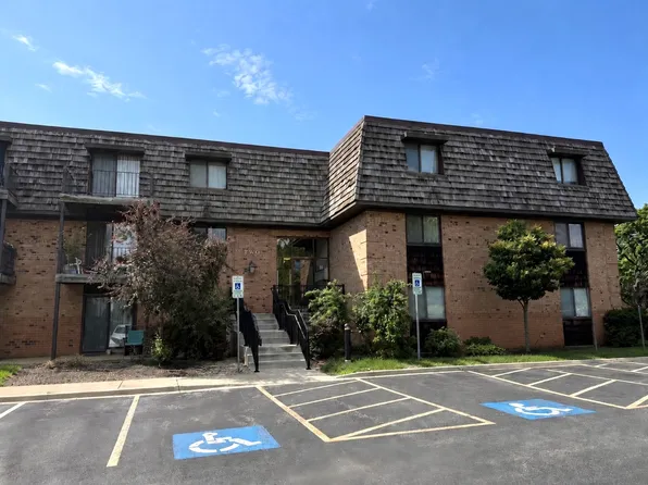 2 Oak Creek Dr APT 1210, Buffalo Grove, IL 60089