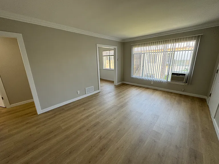 5314 Franklin Ave #8 — Photo 8