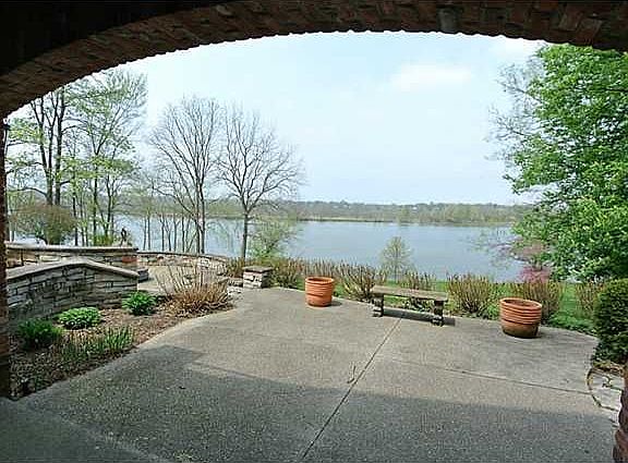 5th image of 60 Linden Ln