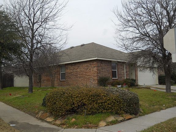 3rd image of 4728 Waterford Dr