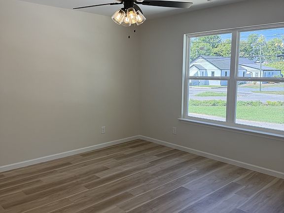 3rd image of 1511 Elrod St SE