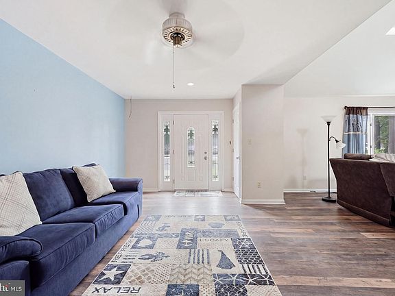 5th image of 303 Knollwood Dr