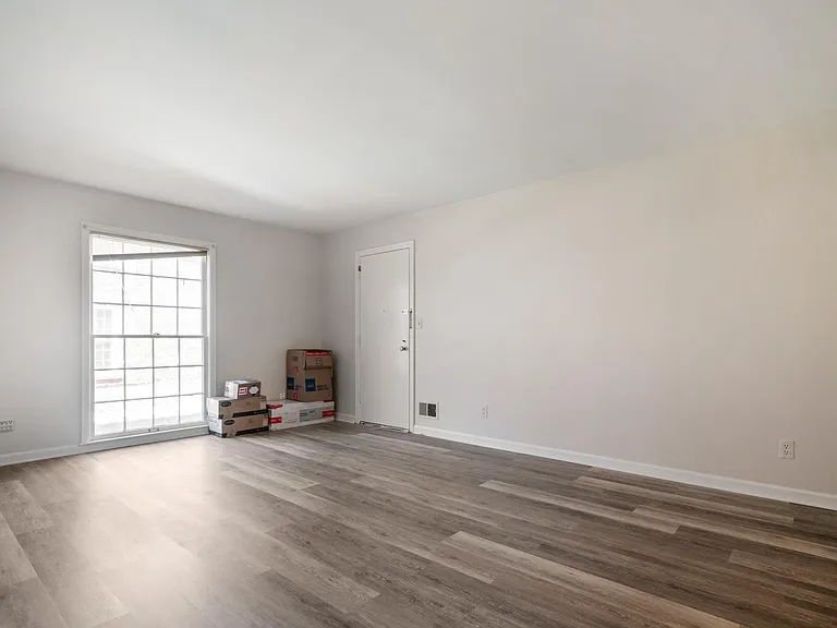 4056 Massie Ave — Photo 13