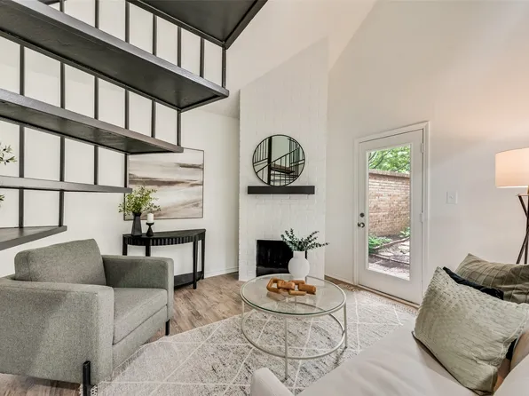 2200 Green Gate Dr, Arlington, TX 76012