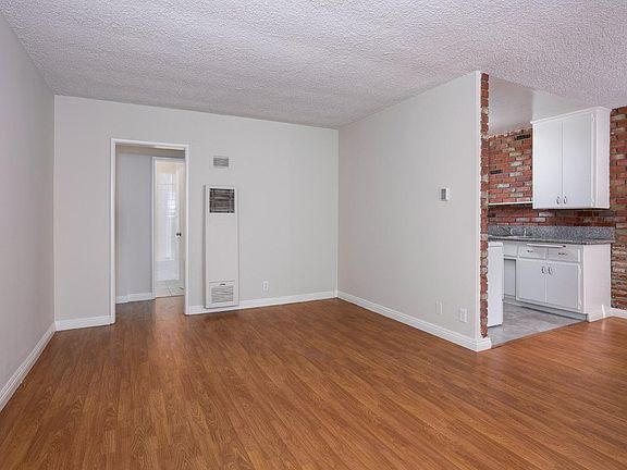 4th image of 5412 Willowcrest Ave #2