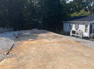 207 Cardinal Dr, New London, NC 28127