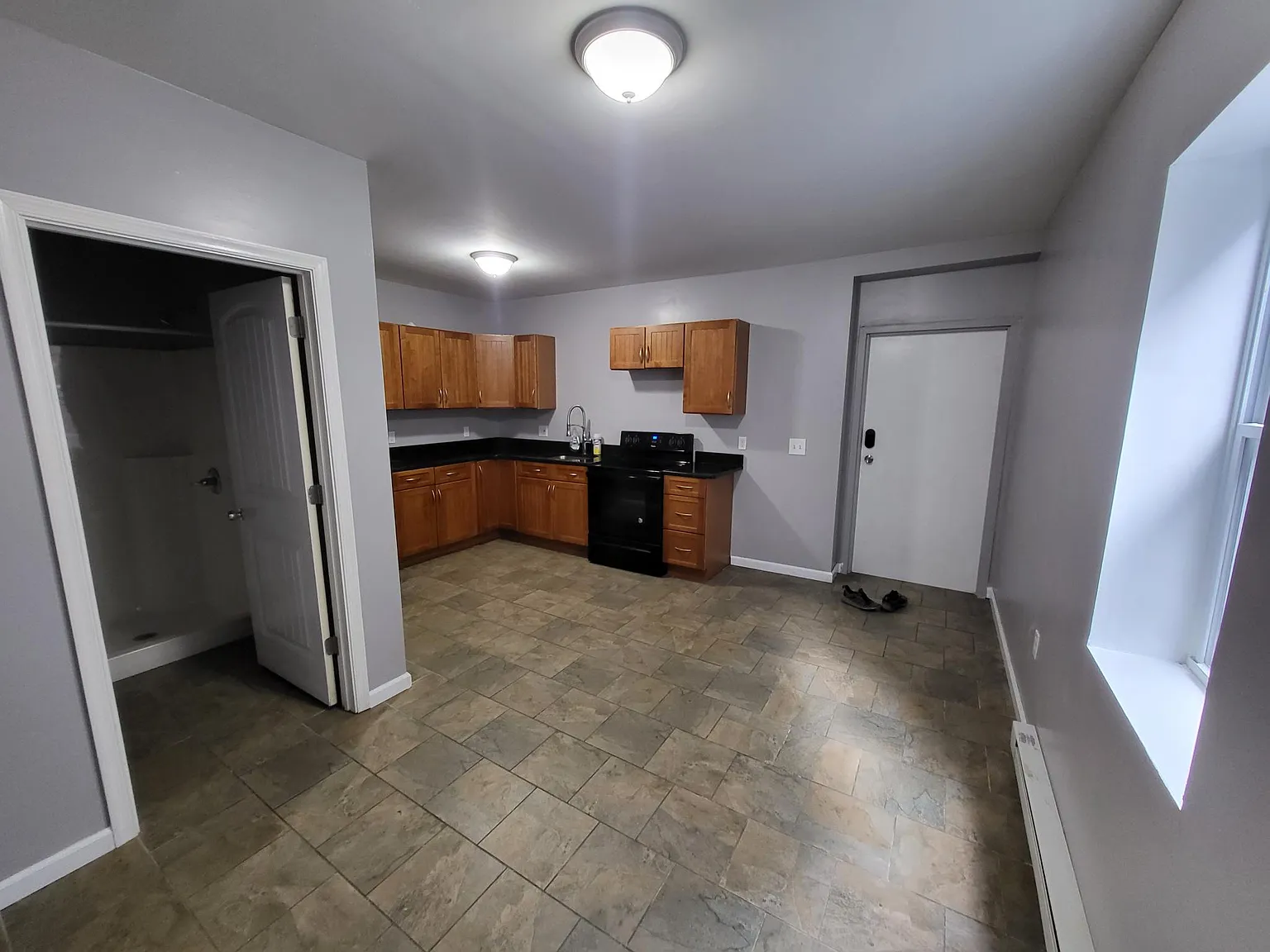 389 N Main St — Photo 3