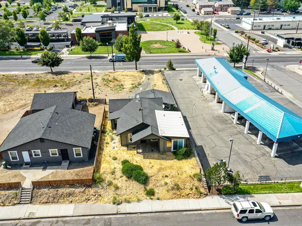 330 S 5th St #101, Madras, OR 97741