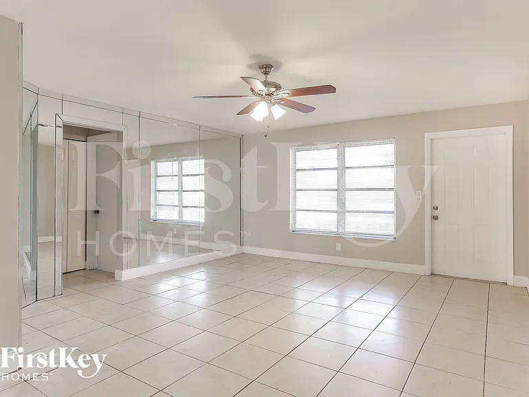 3751 NW 9th Ct — Photo 3