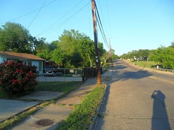 2nd image of 3439 W Clarendon Dr