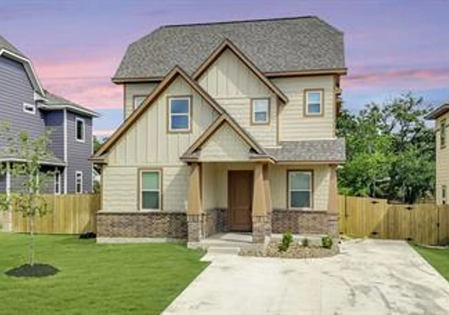 309 Fairway Drive - B — Photo 1