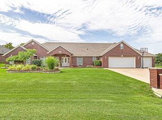 4506 W Elm St, Skiatook, OK 74070