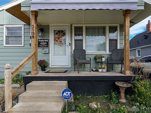 5th image of 3108 Hobart Ave